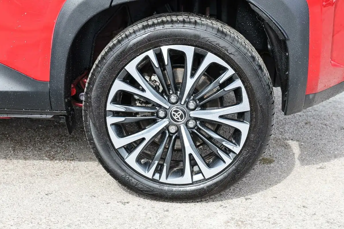 2022-toyota-yaris-cross-15-vvt-i-excel-big-17