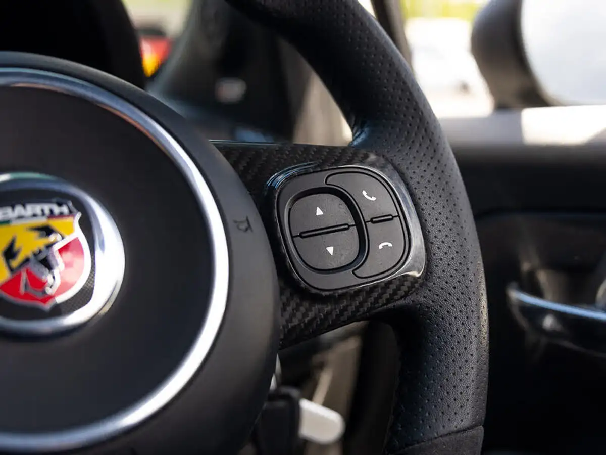 2023-abarth-695-14-tjet-turismo-big-15