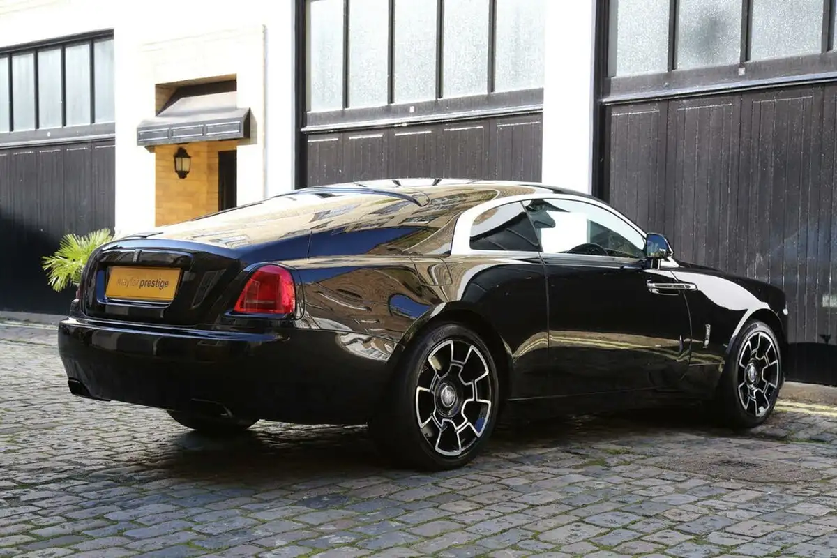 2017-rolls-royce-wraith-66-no-trim-big-19