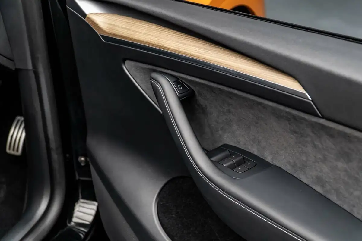 2023-tesla-model-y-e-performance-big-29