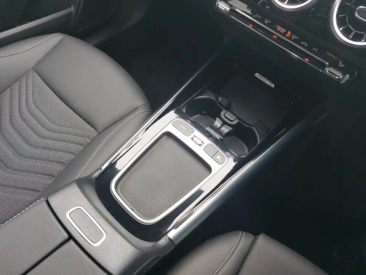 2024-mercedes-benz-gla-class-20d-gla-200d-sport-executive-big-18