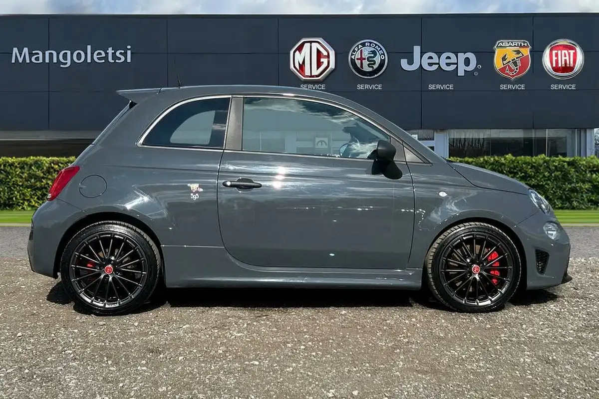 2022-abarth-595-14-tjet-competizione-big-4