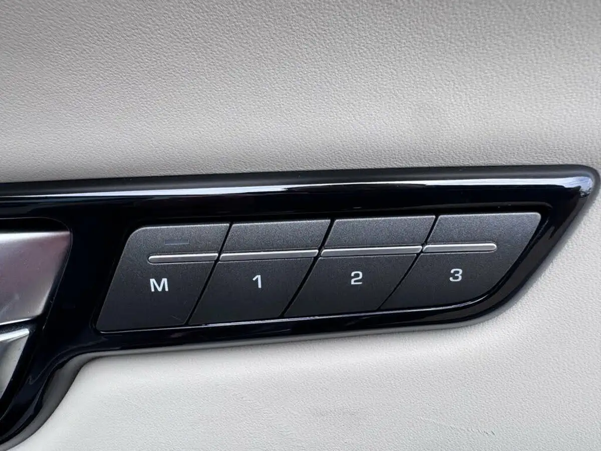 2016-land-rover-range-rover-evoque-20-si4-hse-dynamic-lux-ss-coupe-3d-big-23