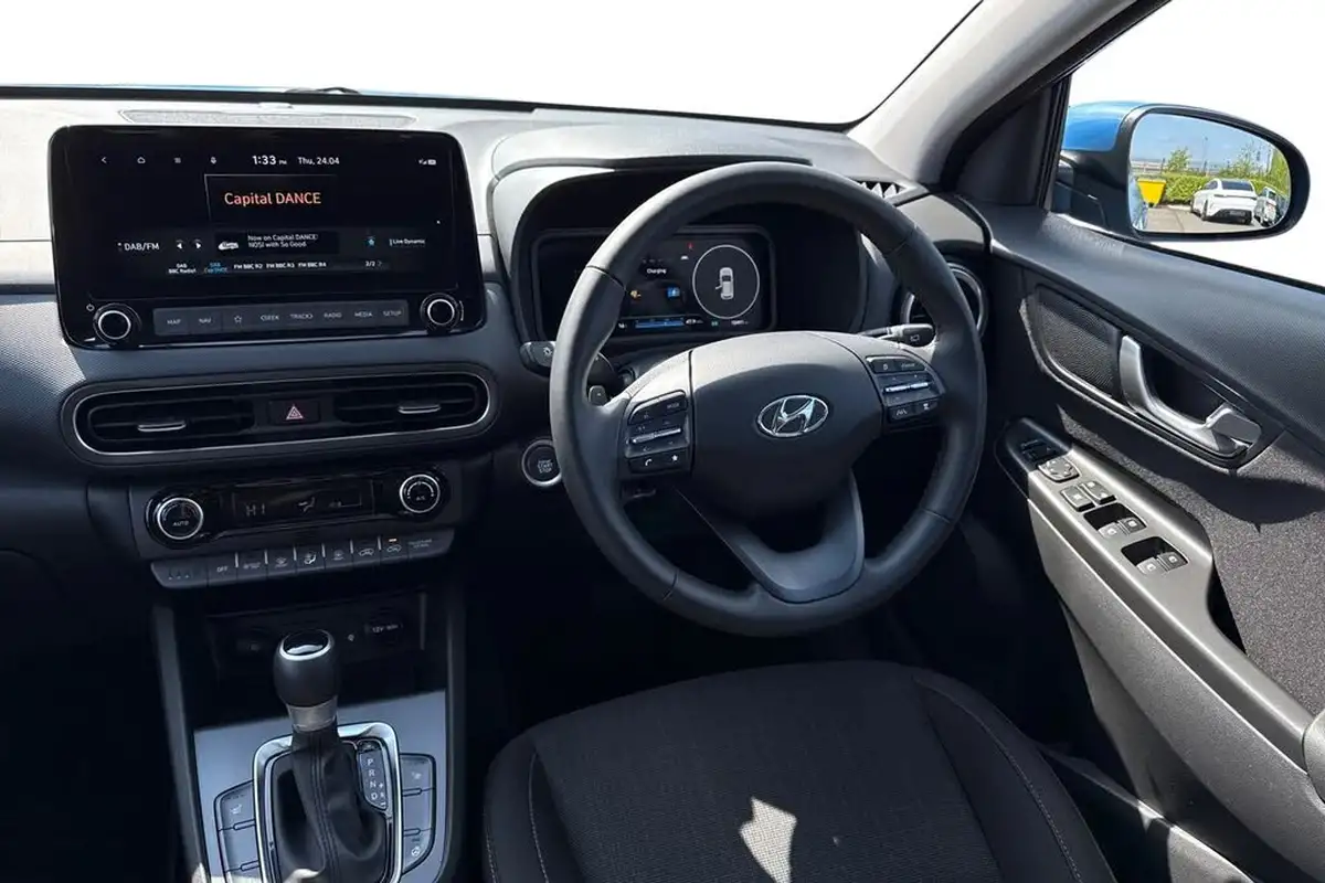 2022-hyundai-kona-16-gdi-premium-big-17