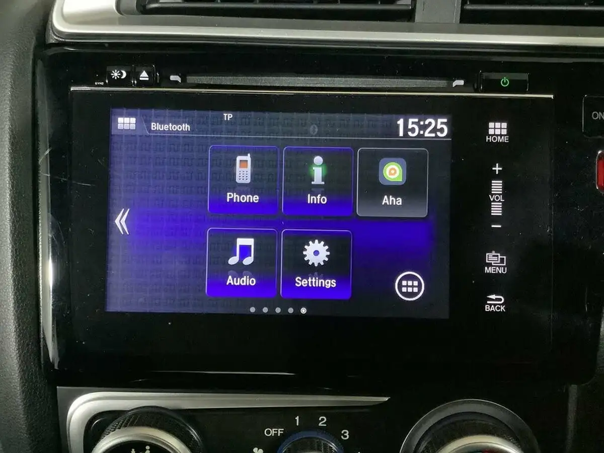 2015-honda-jazz-13-i-vtec-se-big-16