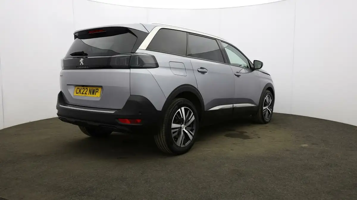 2022-peugeot-5008-suv-12-puretech-allure-premium-big-52
