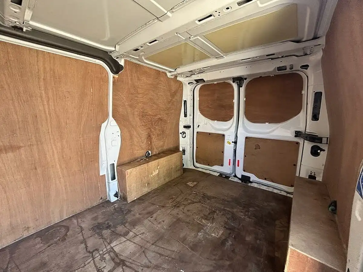 2015-ford-transit-custom-22tdci-310-l2h1-125ps-panel-van-big-5