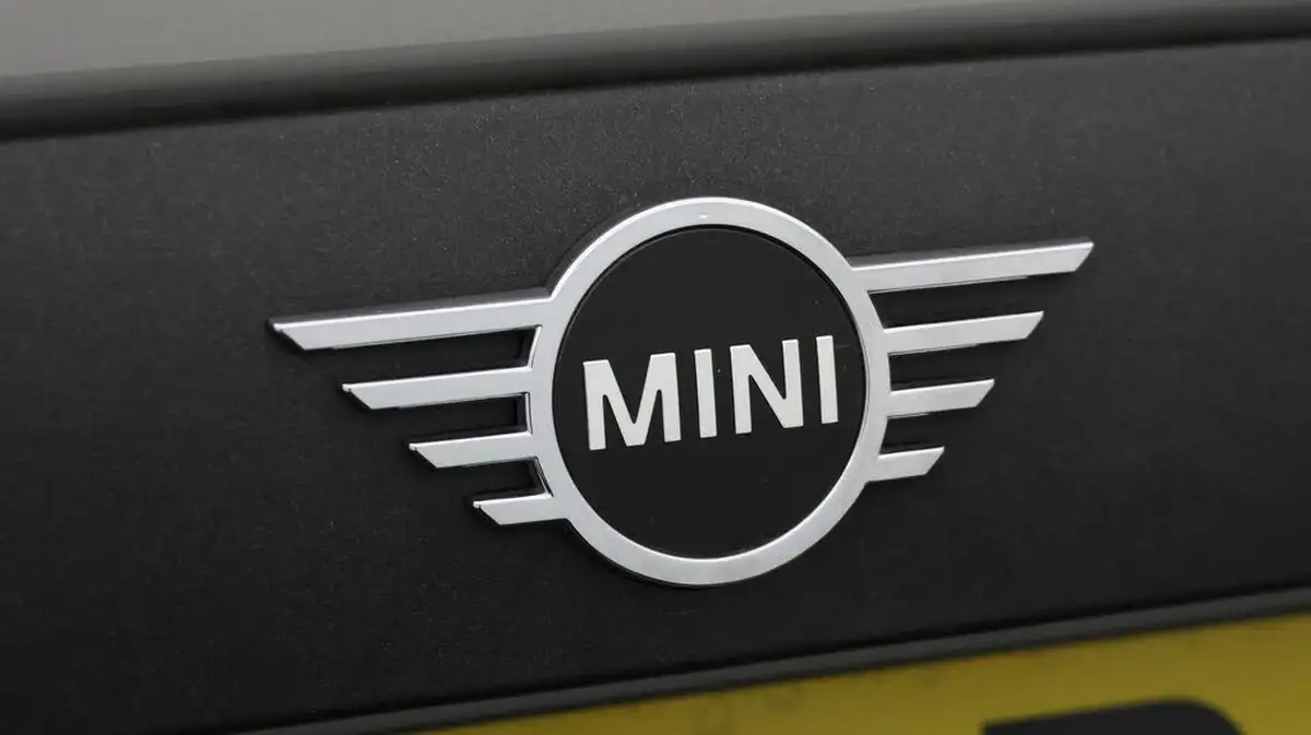 2020-mini-cooper-15-one-classic-3d-big-19