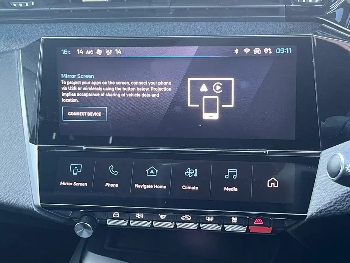 2022-peugeot-308-sw-15-bluehdi-allure-station-wagon-eat8-big-18