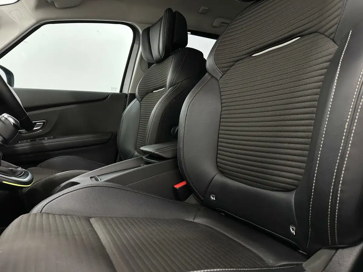 2017-renault-scenic-16dci-dynamique-nav-big-31