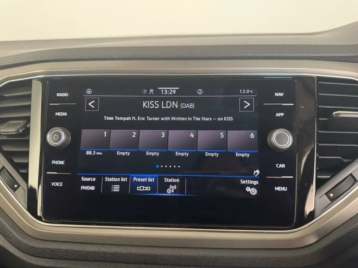 2020-volkswagen-t-roc-16tdi-se-big-31