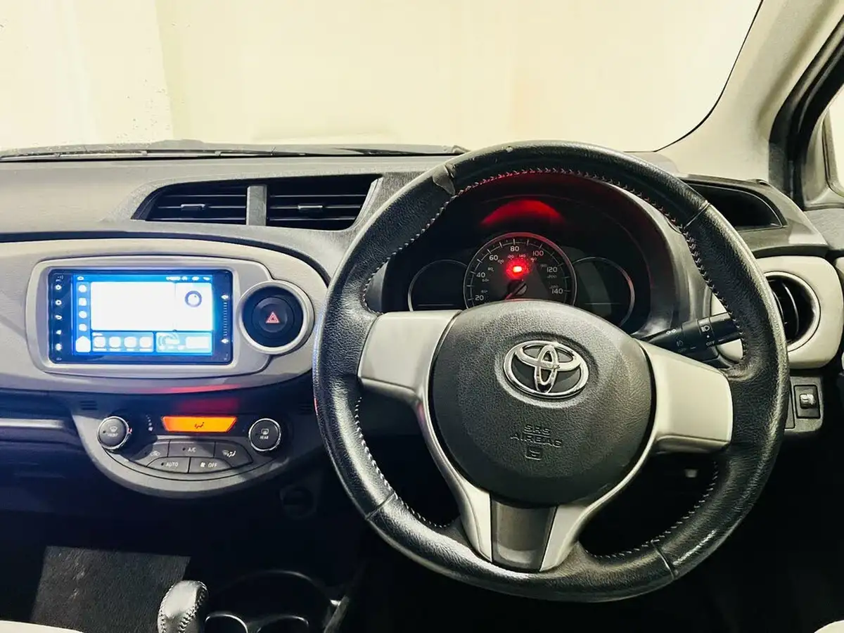 2011-toyota-yaris-133-tr-vvt-i-99bhp-5d-big-15