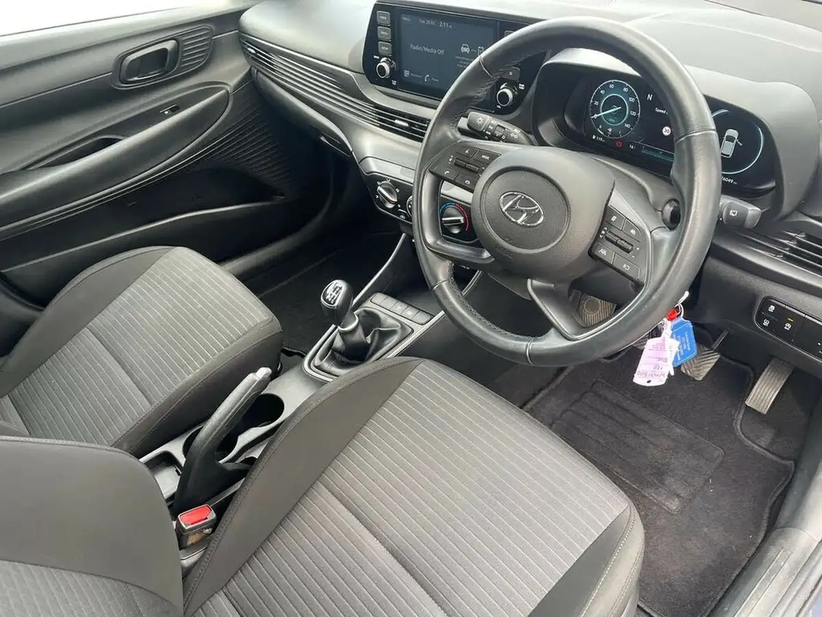 2022-hyundai-i20-10-t-gdi-se-connect-eclutch-imt-big-4