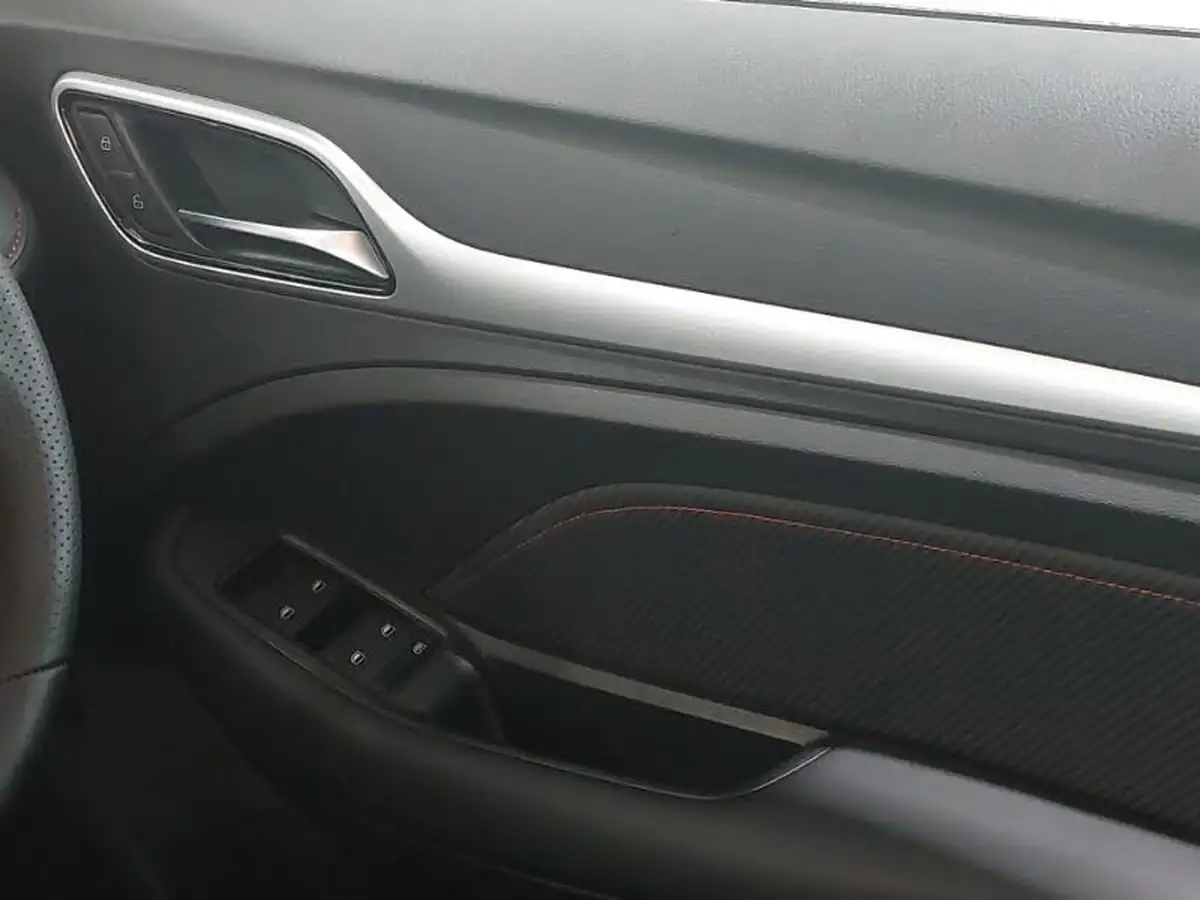 2025-mg-zs-suv-e-trophy-connect-ev-176ps-big-9