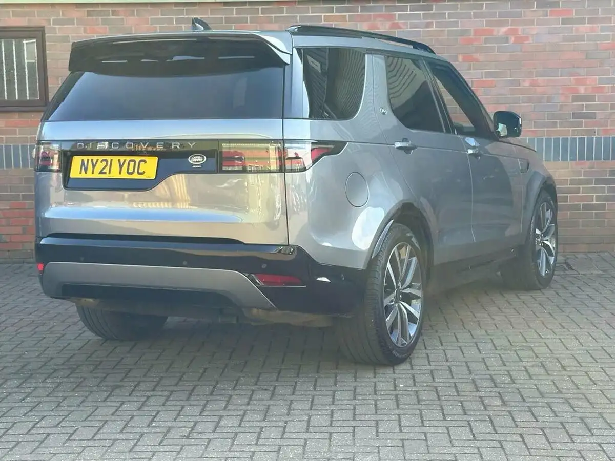 2021-land-rover-discovery-30-d300-r-dynamic-se-big-2