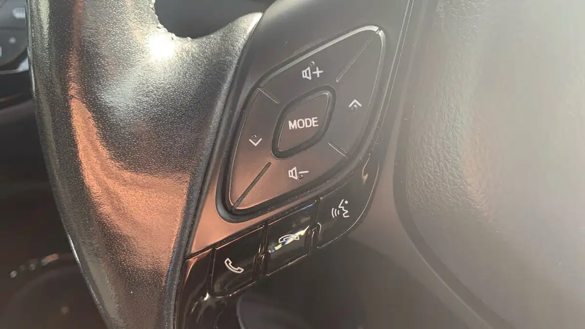 2020-toyota-c-hr-20-vvt-i-orange-edition-big-22