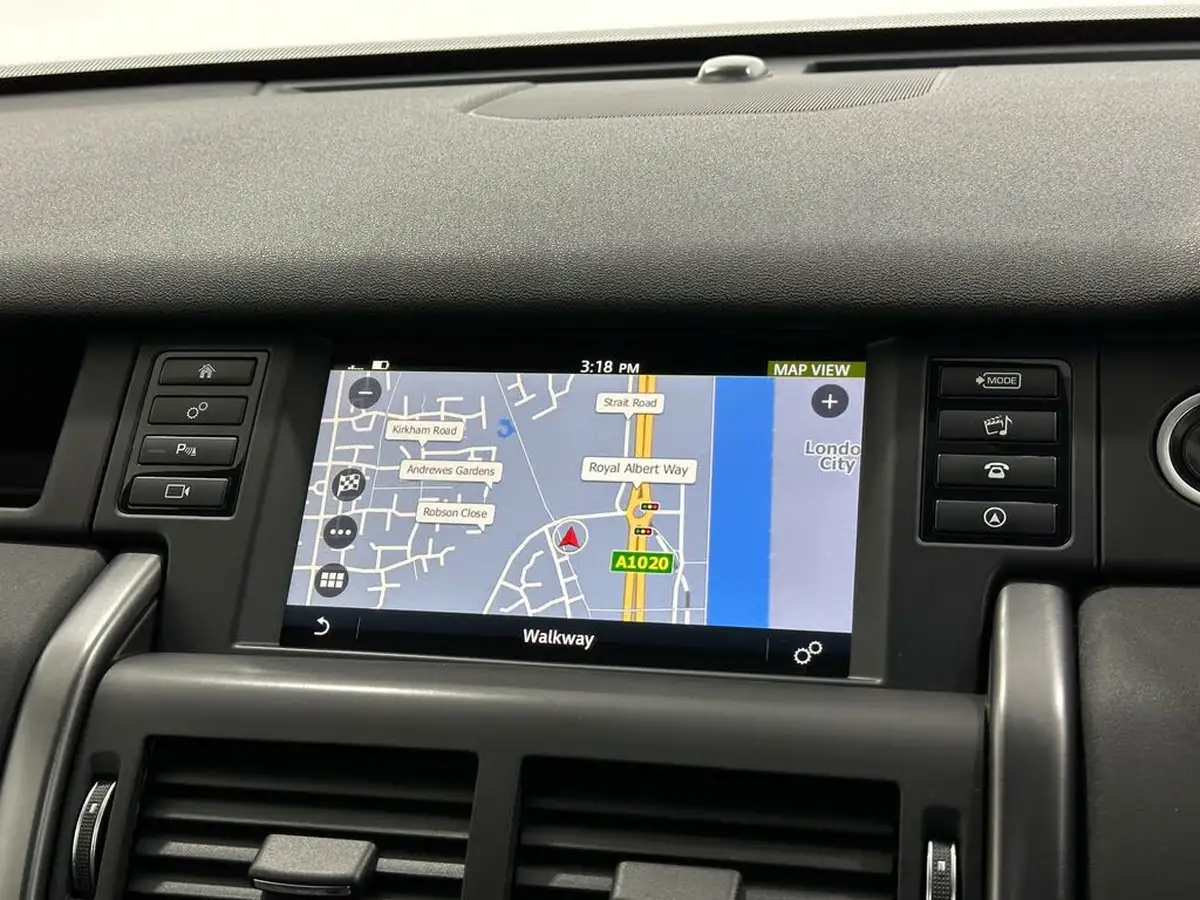 2019-land-rover-discovery-sport-20td4-landmark-big-19