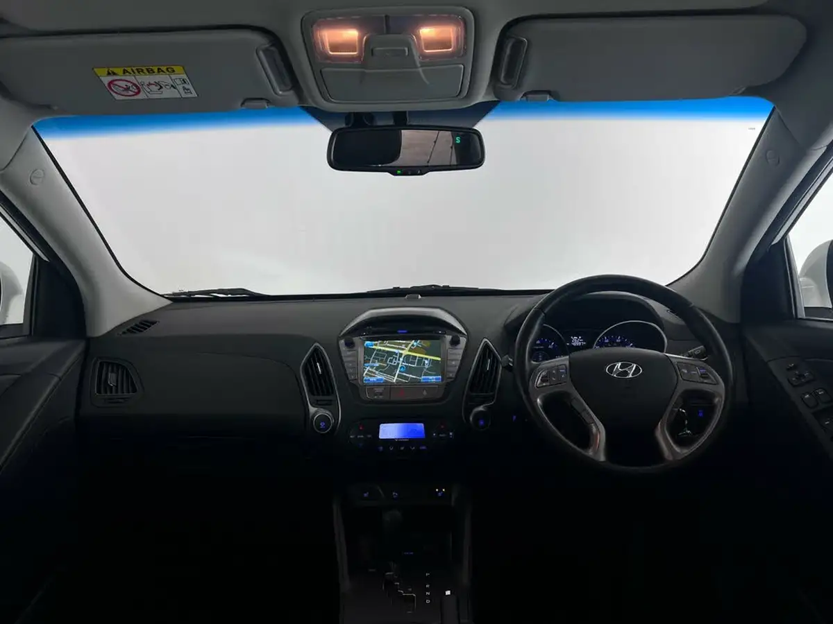 2014-hyundai-ix35-20td-se-nav-auto-big-15
