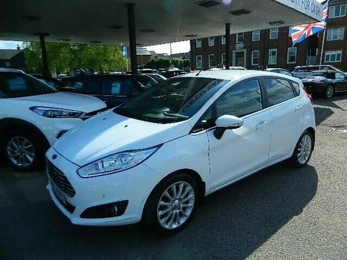 2015-ford-fiesta-10-titanium-x-100ps-ss-5d-big-11