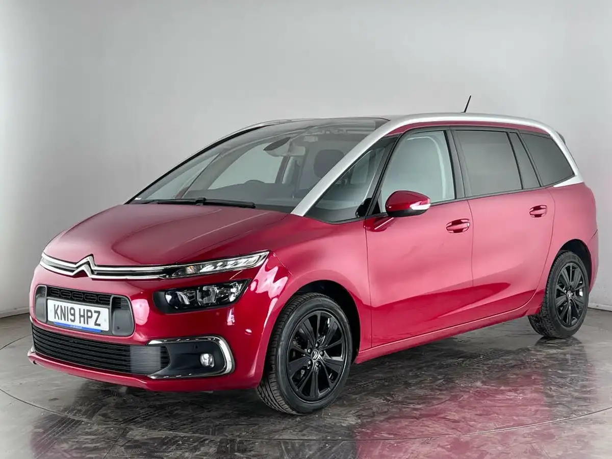 2019-citroen-grand-c4-spacetourer-15bluehdi-feel-big-1