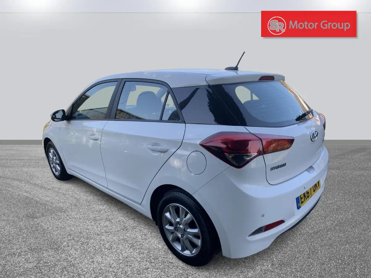 2017-hyundai-i20-12-se-hatchback-5d-big-3