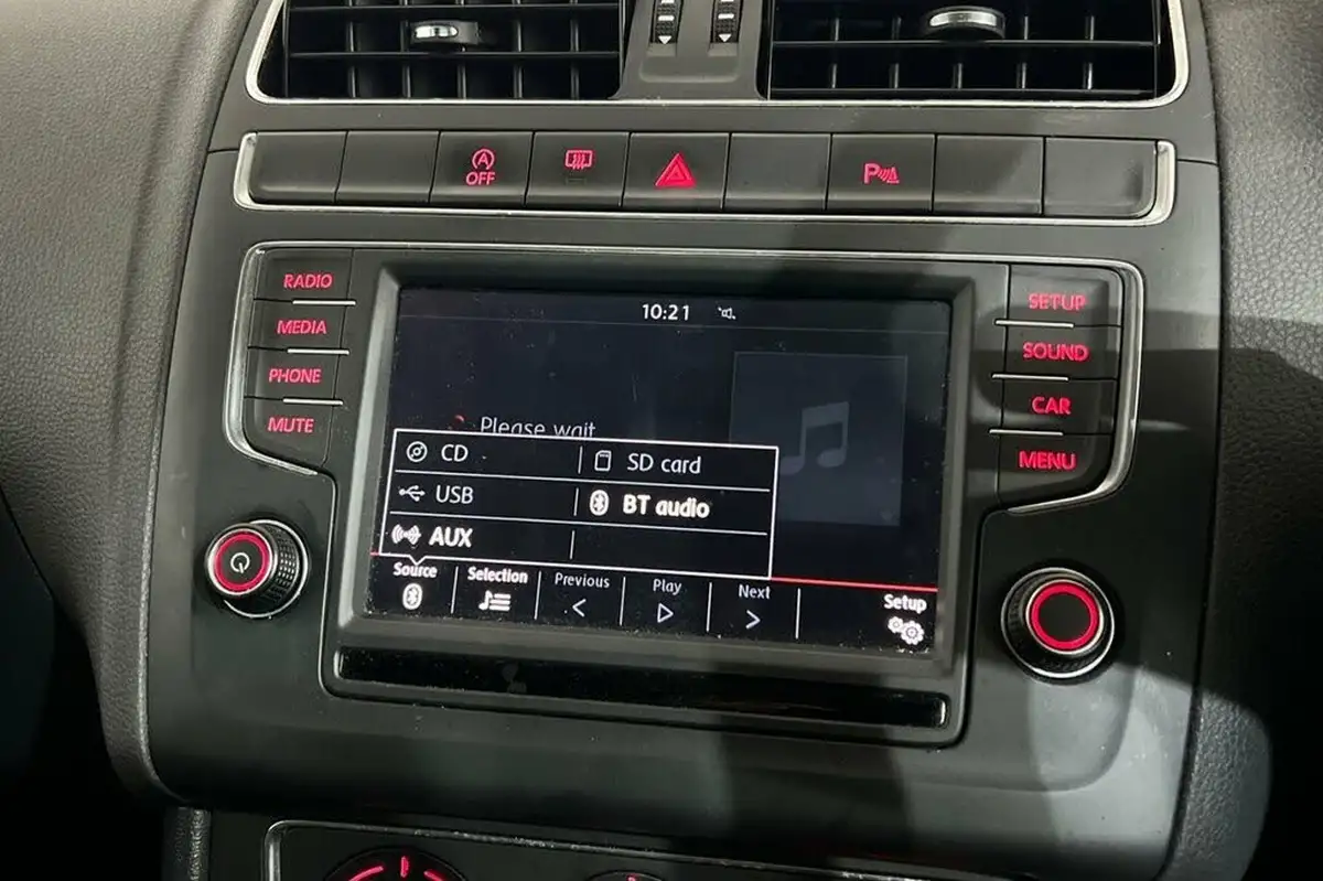 2015-volkswagen-polo-10-tsi-sel-5d-dsg-big-14