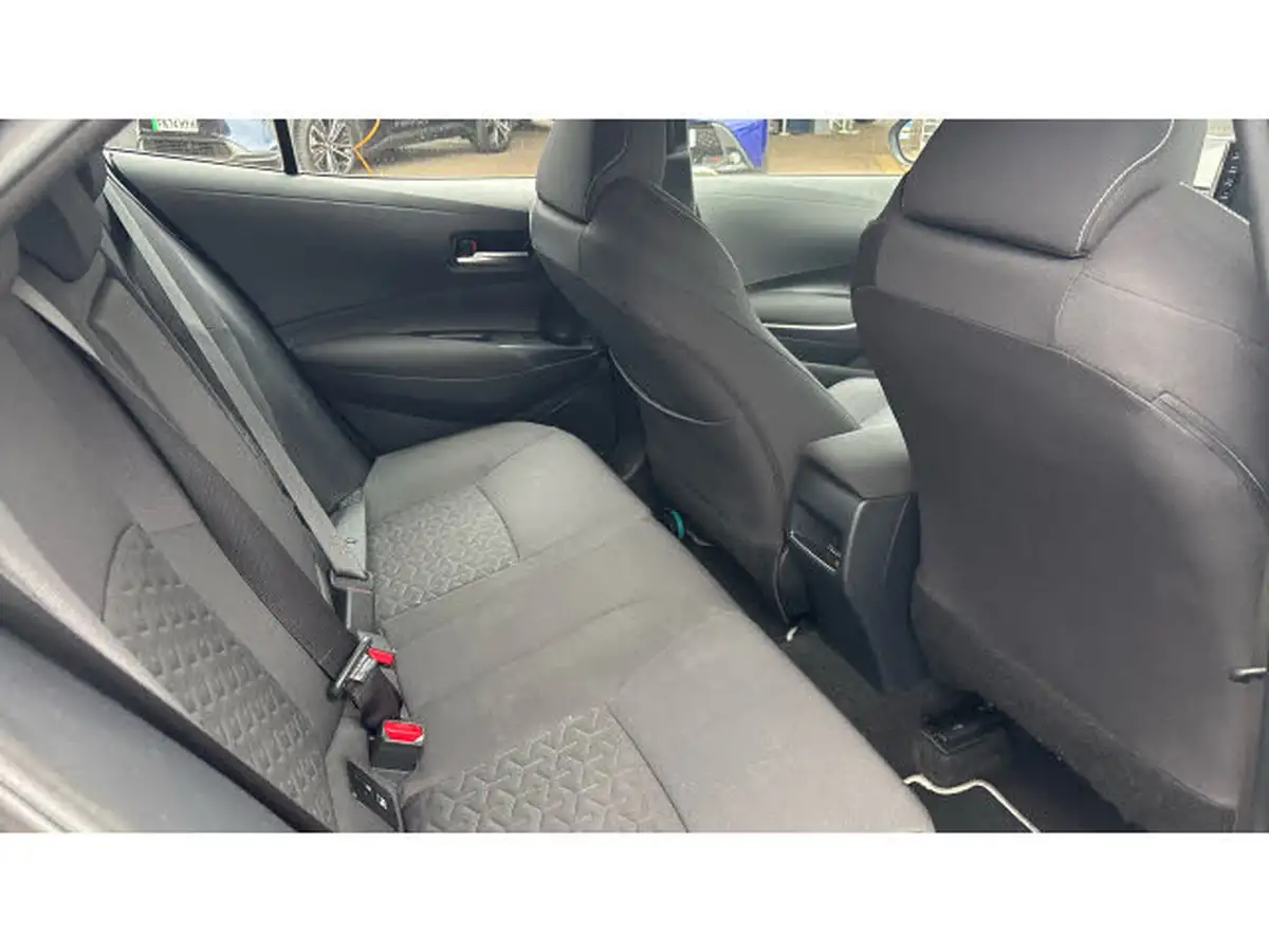 2022-toyota-corolla-18-vvt-i-icon-120bhp-trk-hatchback-5d-big-12