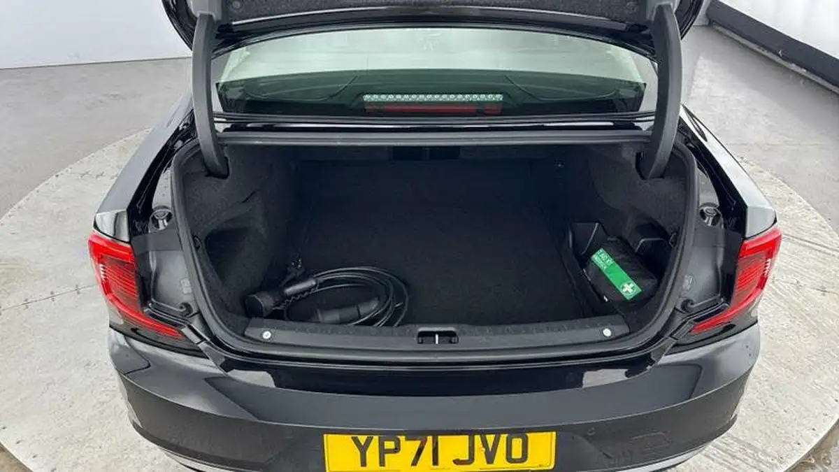 2021-volvo-s90-20-t8-inscription-455bhp-big-30