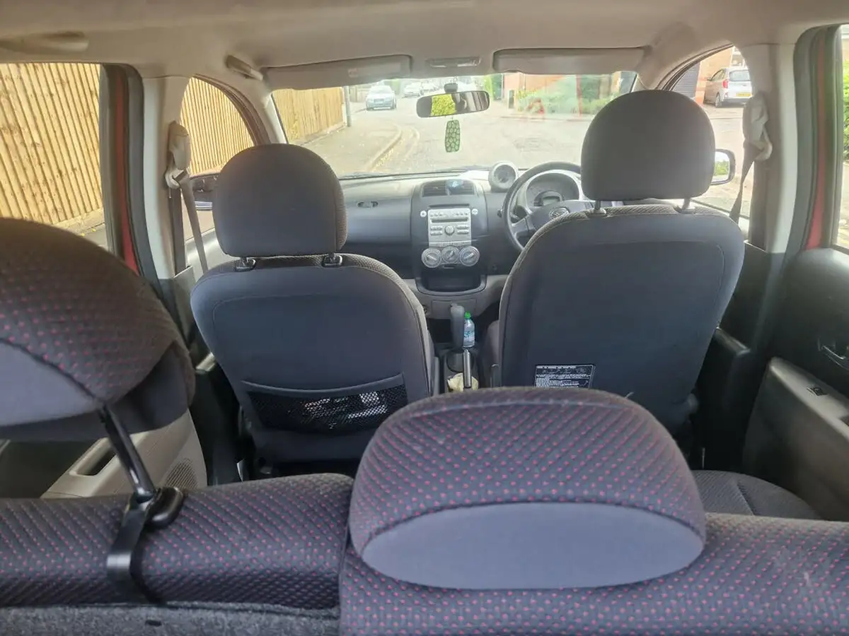 2006-daihatsu-sirion-13-se-auto-big-19