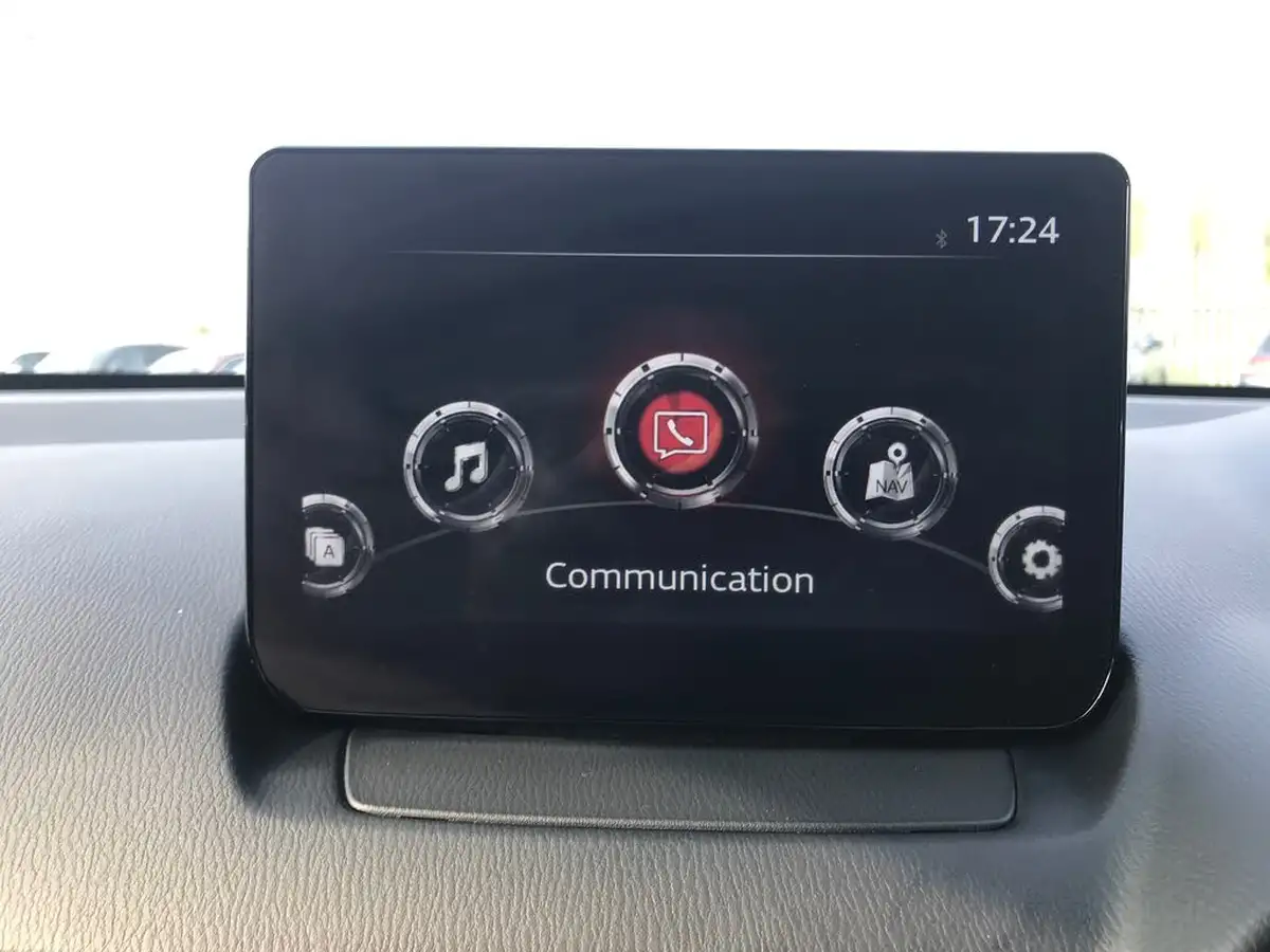 2024-mazda-mazda2-15-e-skyactiv-g-exclusive-line-big-16
