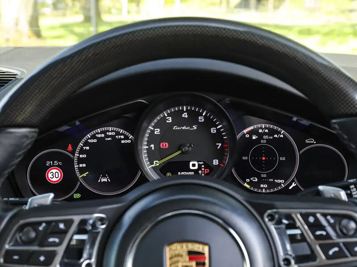 2019-porsche-cayenne-40-v8-turbo-s-e-hybrid-coupe-big-12