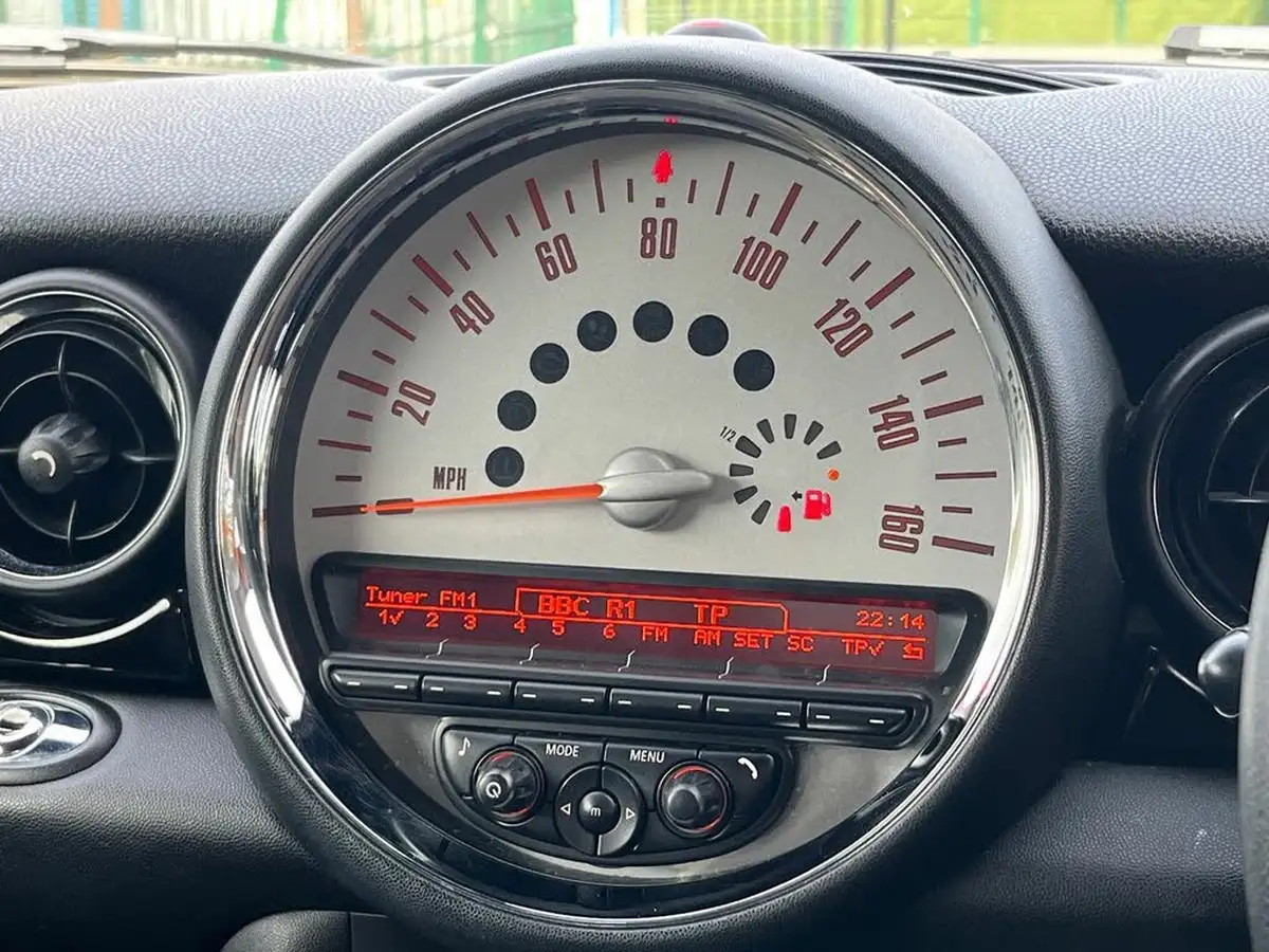 2013-mini-roadster-20td-cooper-sd-big-15