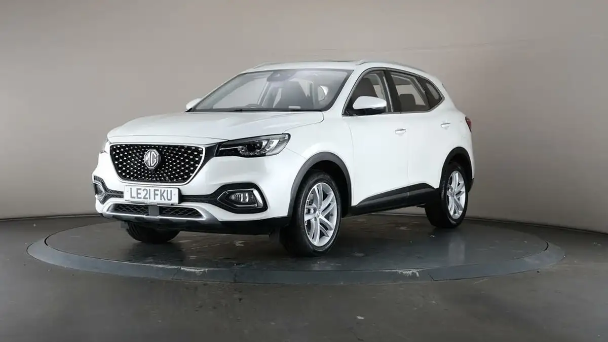 2021-mg-hs-15t-gdi-exclusive-162ps-big-36