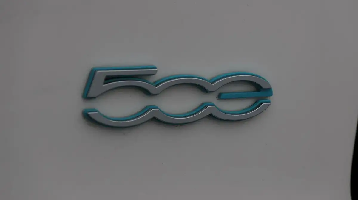 2022-fiat-500-e-icon-117bhp-big-22