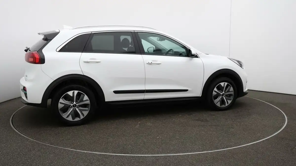 2022-kia-niro-ev-e-2-big-42