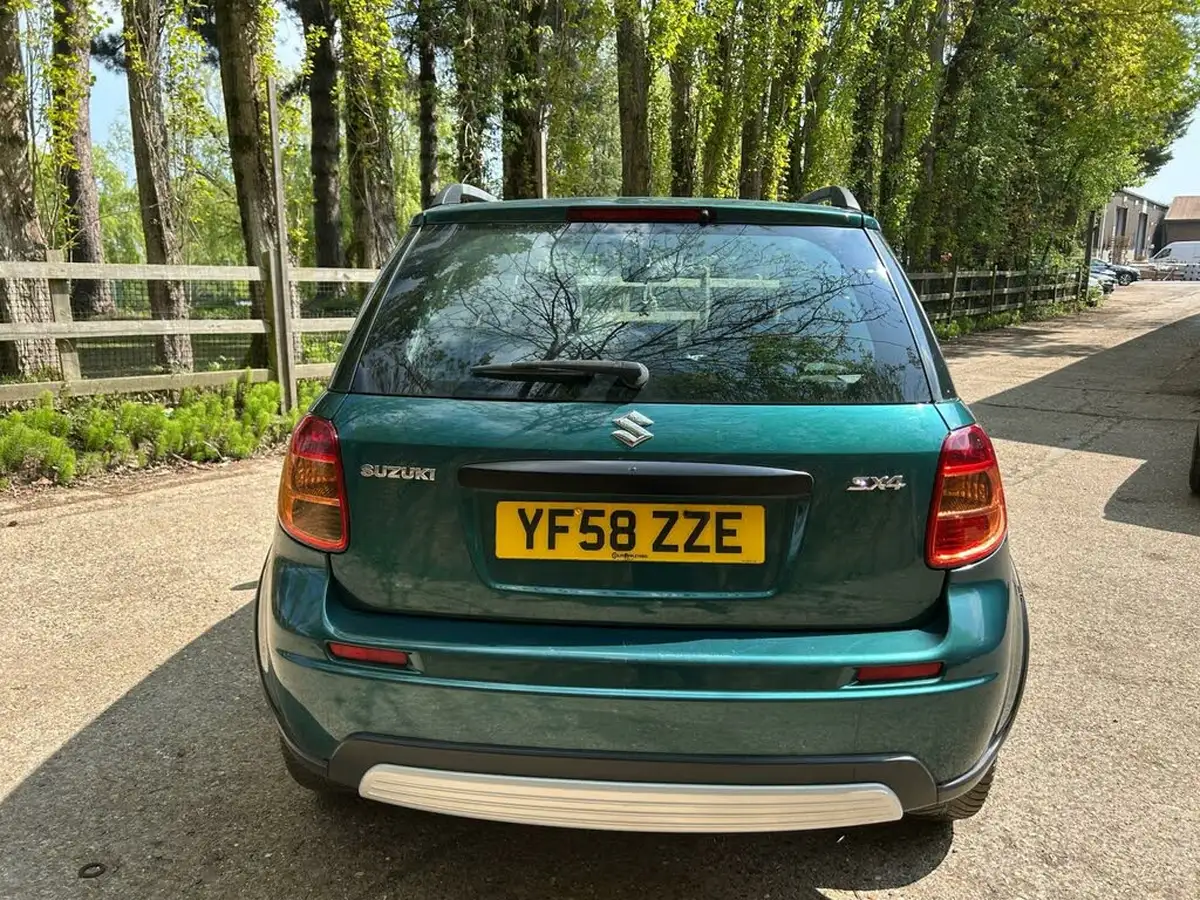 2009-suzuki-sx4-16-glx-big-10
