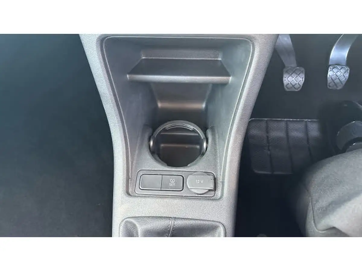 2022-volkswagen-up-10-up-5d-big-48