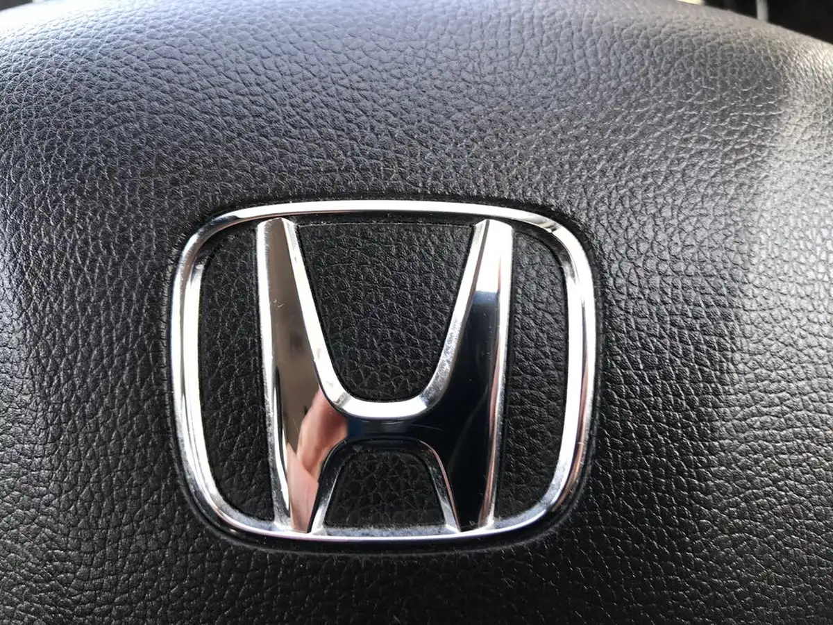 2015-honda-jazz-13-i-vtec-s-big-23