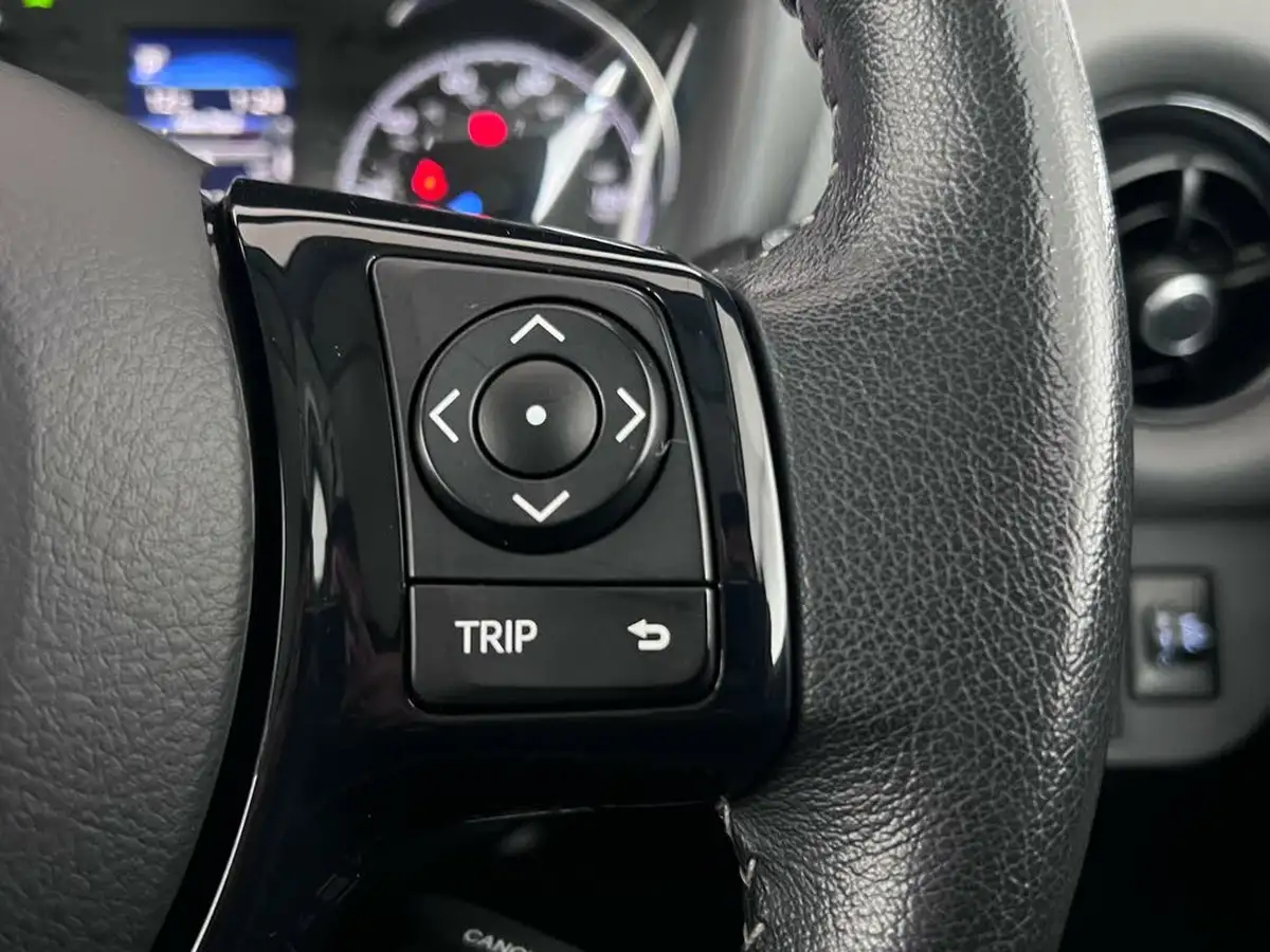 2019-toyota-yaris-15-vvt-i-icon-tech-98bhp-hybrid-1497cc-e-cvt-big-18