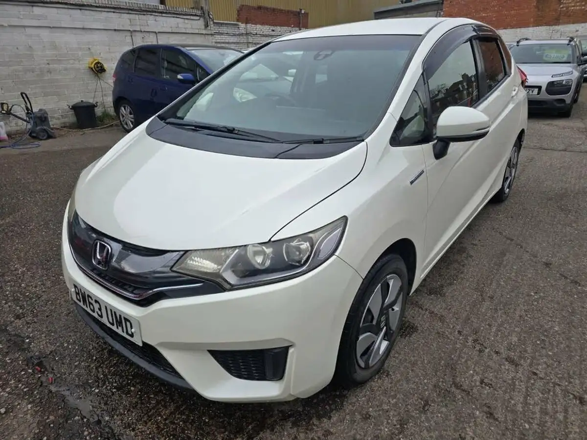 2013-honda-fit-18-hybrid-cruise-big-6