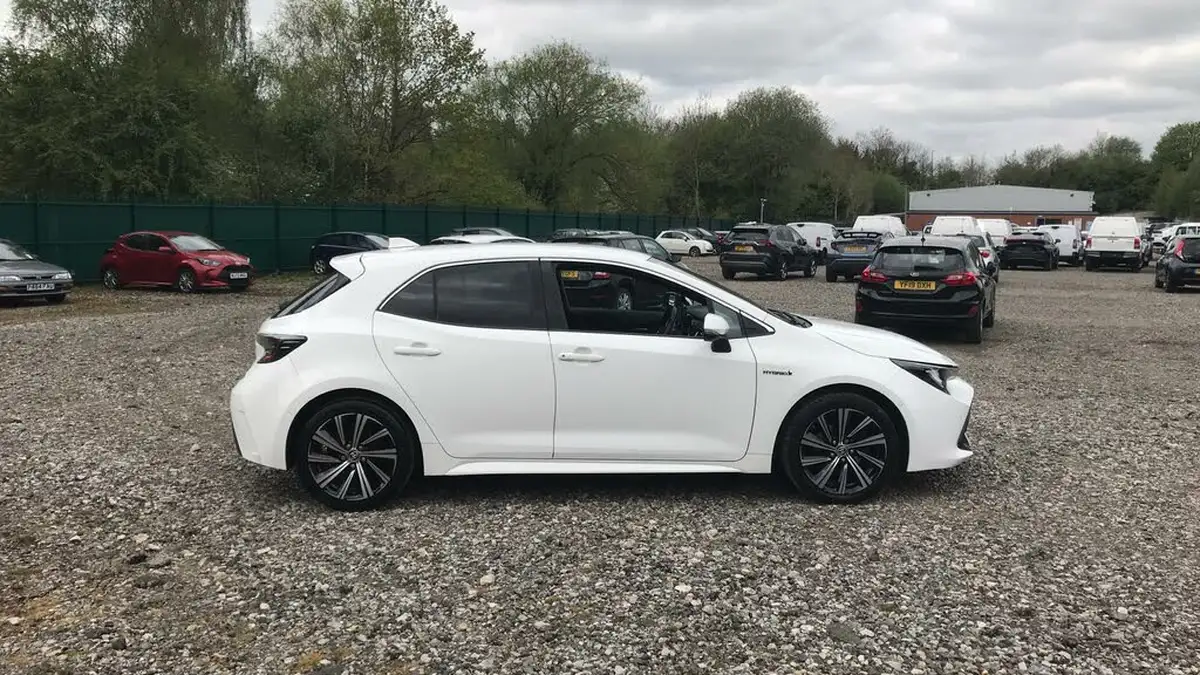 2021-toyota-corolla-18-vvt-i-design-spare-wheel-hatchback-5d-big-15