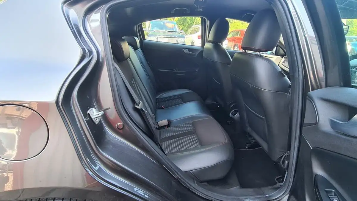 2011-alfa-romeo-giulietta-14-veloce-multiair-170bhp-big-15