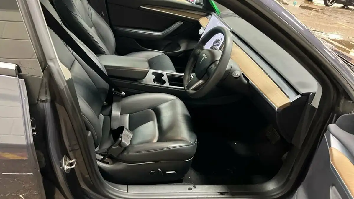2021-tesla-model-3-e-long-range-4x4-big-2