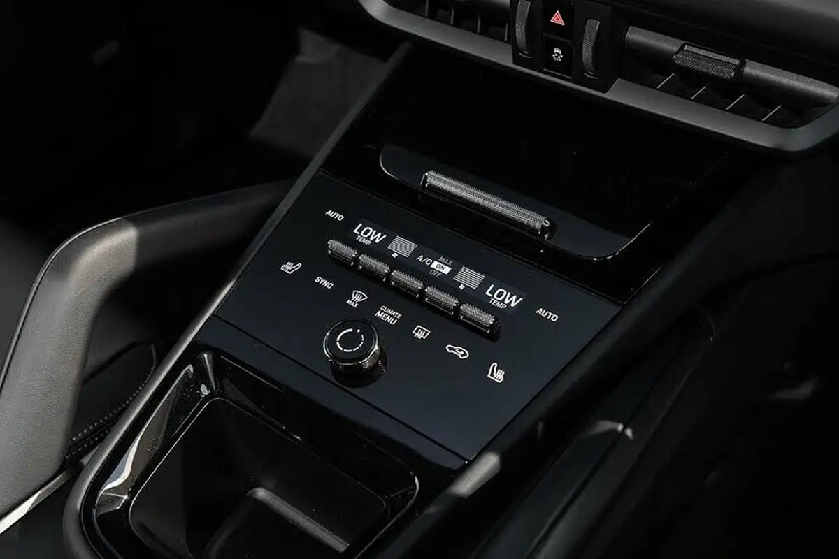 2025-porsche-cayenne-40-v8-turbo-e-hybrid-station-wagon-big-9