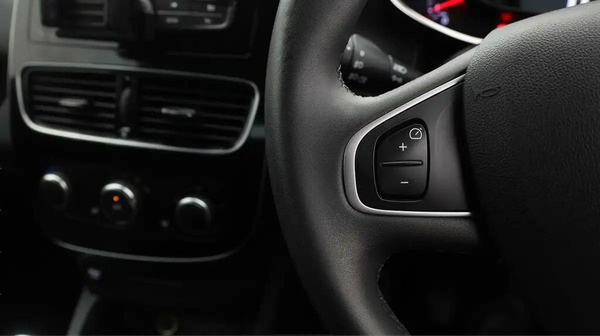2019-renault-clio-09-tce-play-90ps-big-20
