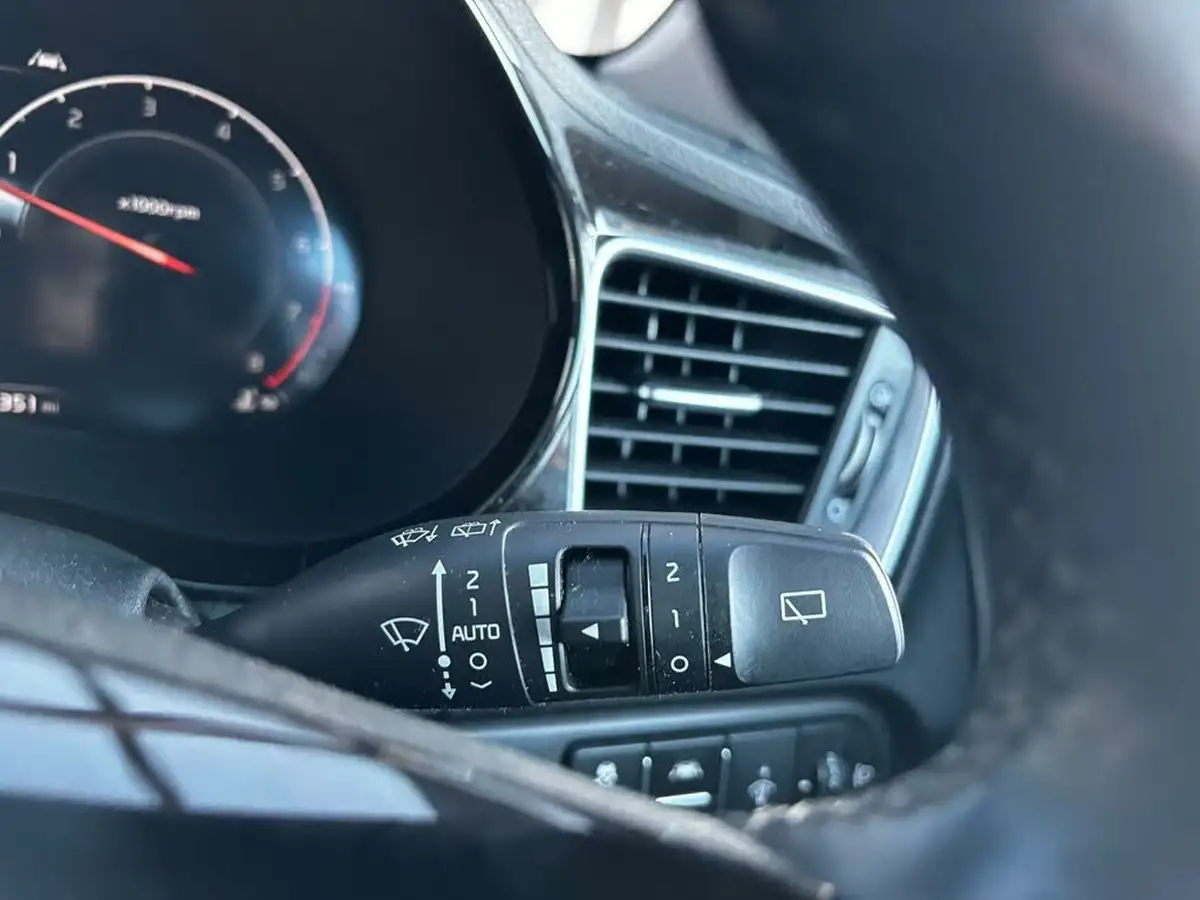 2021-kia-xceed-15-t-gdi-4-big-27