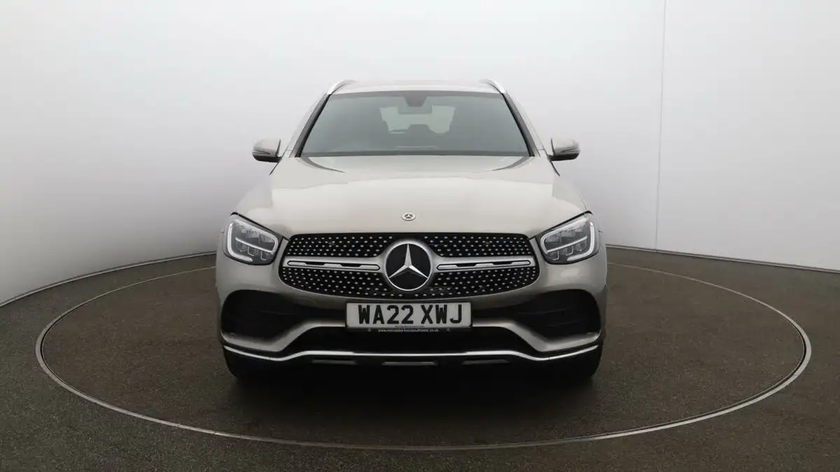 2022-mercedes-benz-glc-class-20d-glc220d-amg-line-195ps-station-wagon-5d-1950cc-4matic-plus-big-2