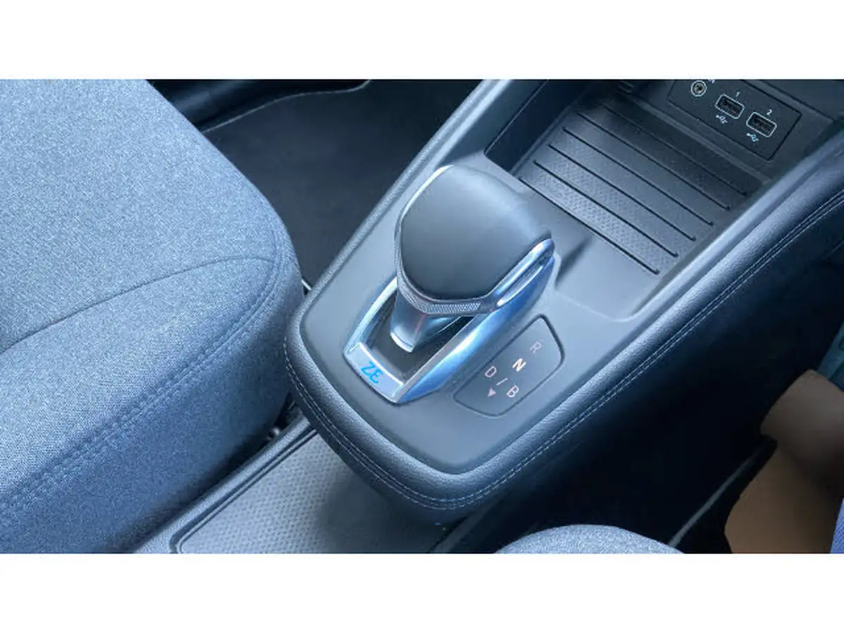 2021-renault-zoe-e-i-iconic-135ps-r135ze50-big-12