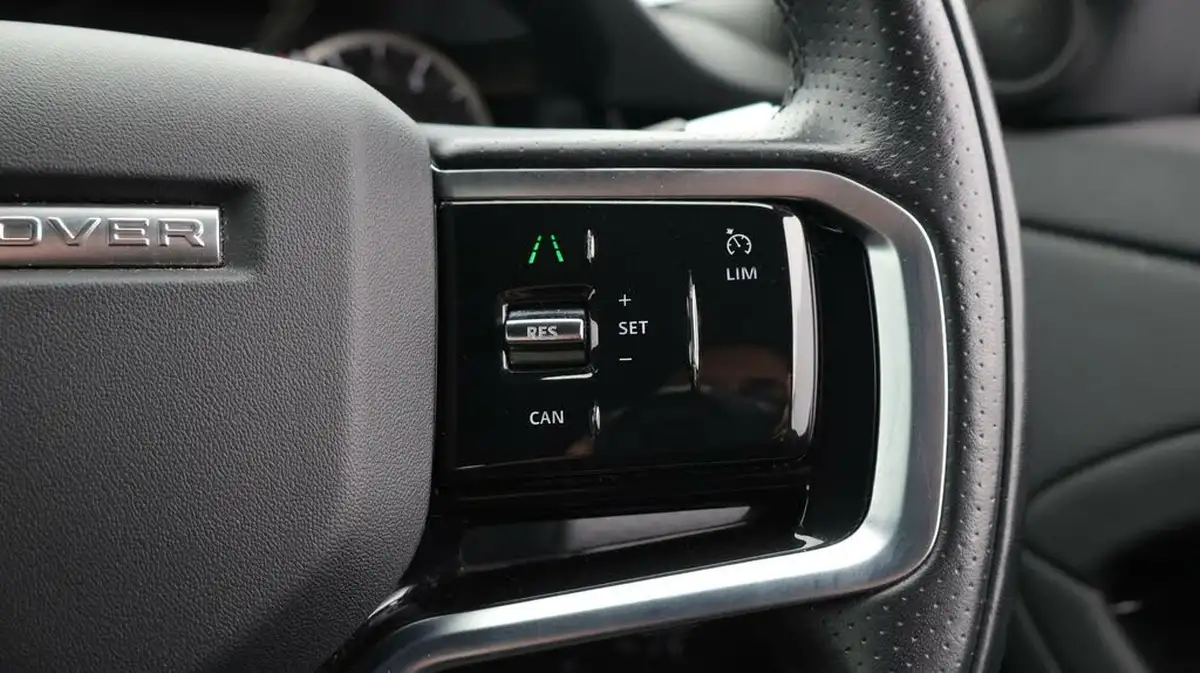 2022-land-rover-range-rover-evoque-20-d165-r-dynamic-big-25