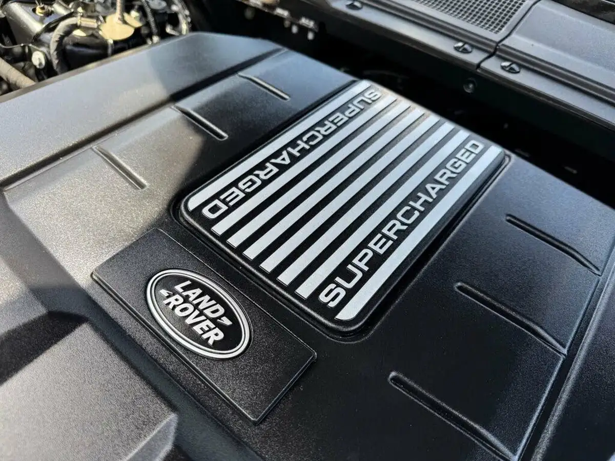 2022-land-rover-110-defender-50-p525-v8-big-33